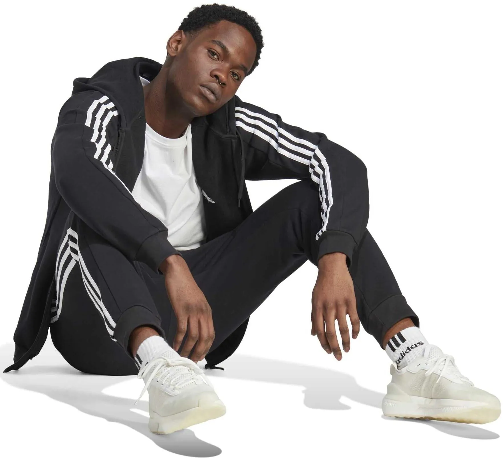 Men's Essentials Fleece 3-Stripes Tapered Cuff Joggers