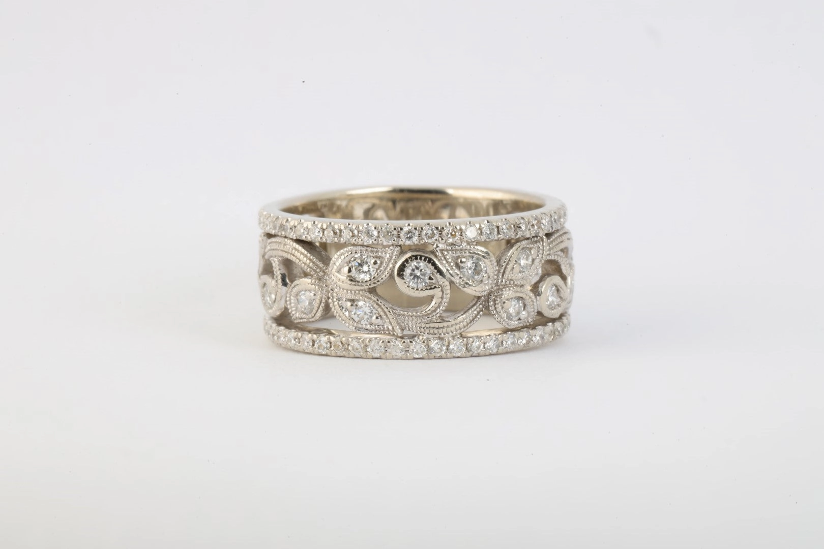 Neil Lane 14k White Gold 0.60tcw Diamond Band Ring Size 5.5 (6.90g.)