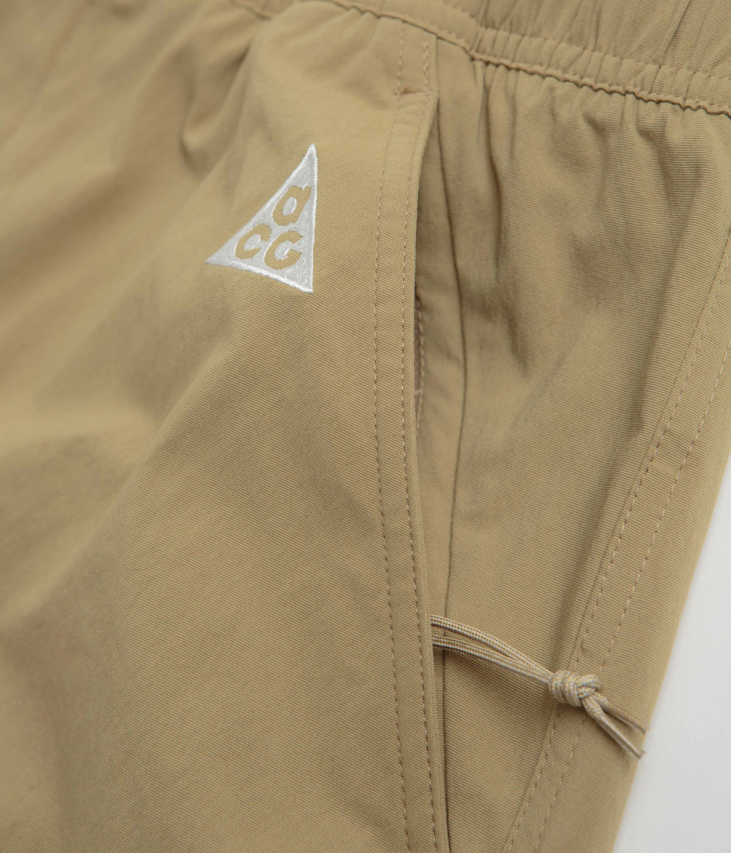 Nike ACG Hiking Shorts - Parachute Beige / Summit White Nike ACG Outdoor Clothing