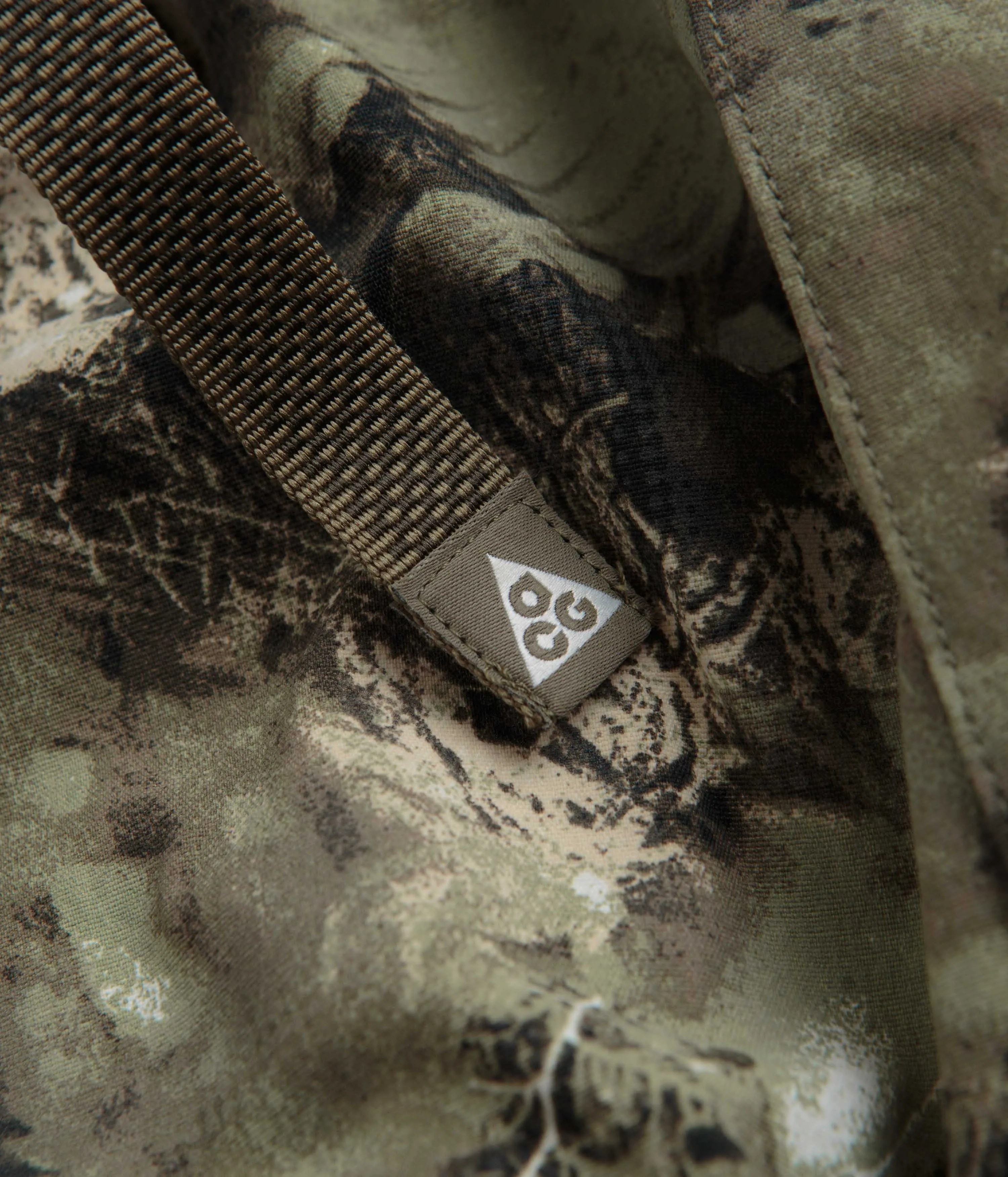 Nike ACG Smith Summit Cargo Pants - Oil Green / Medium Olive / Reflective Silv Nike ACG Outdoor Clothing