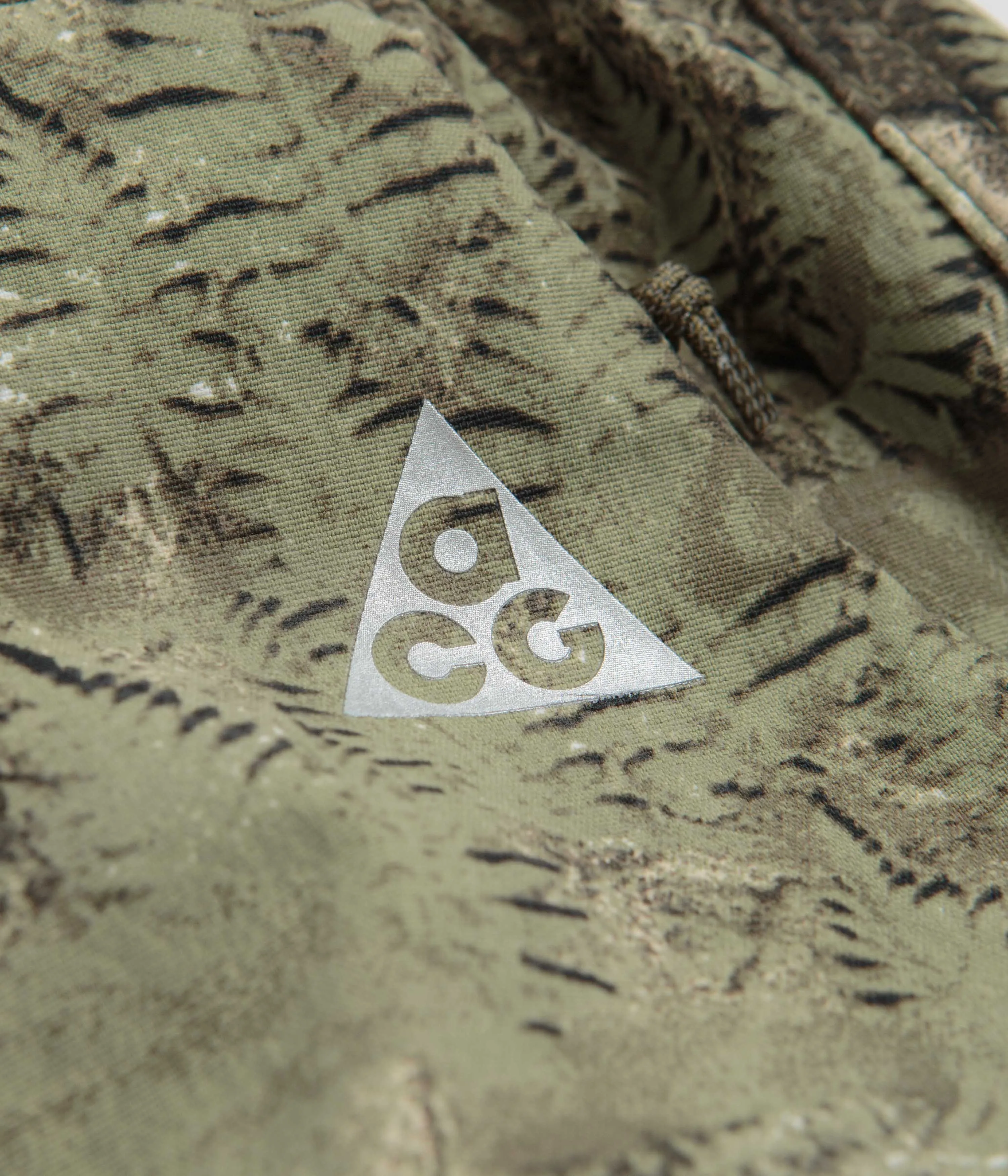 Nike ACG Smith Summit Cargo Pants - Oil Green / Medium Olive / Reflective Silv Nike ACG Outdoor Clothing