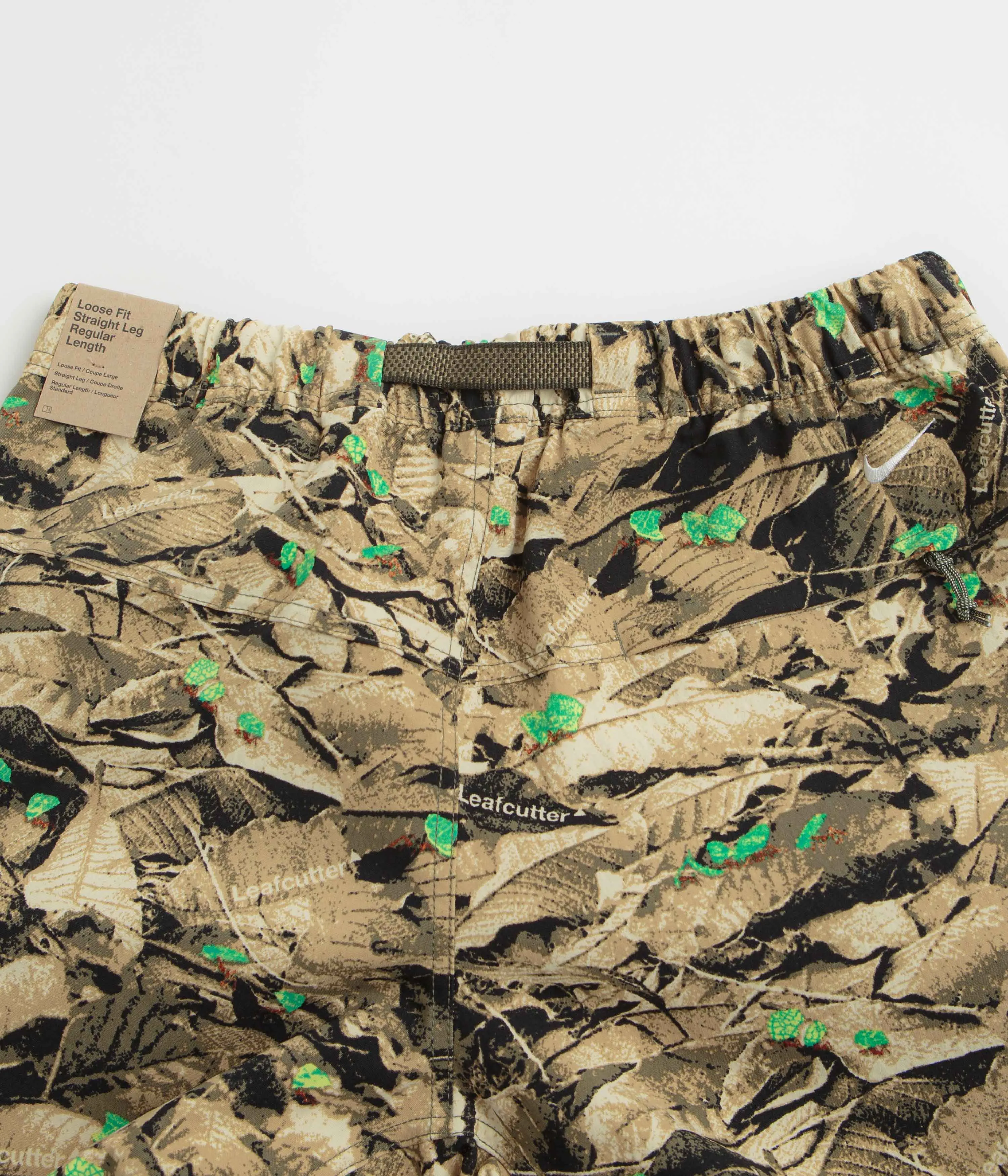 Nike ACG Smith Summit Cargo Pants - Parachute Beige / Sequoia / Summit White Nike ACG Outdoor Clothing