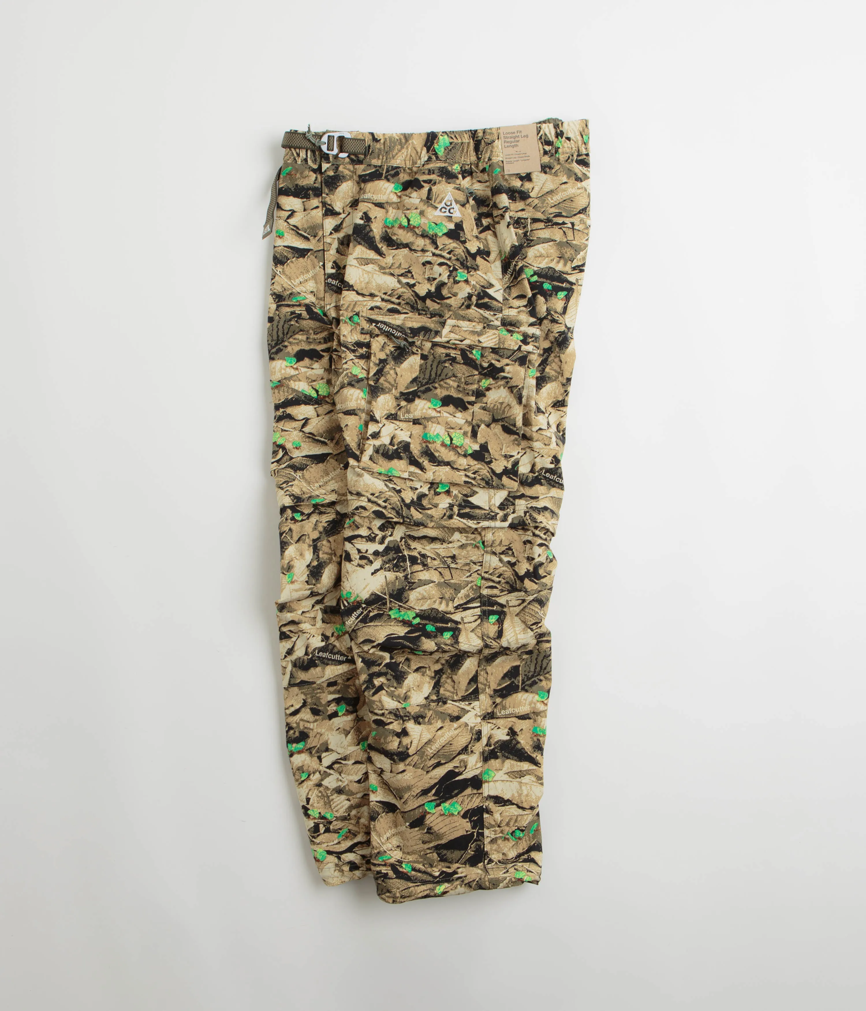 Nike ACG Smith Summit Cargo Pants - Parachute Beige / Sequoia / Summit White Nike ACG Outdoor Clothing