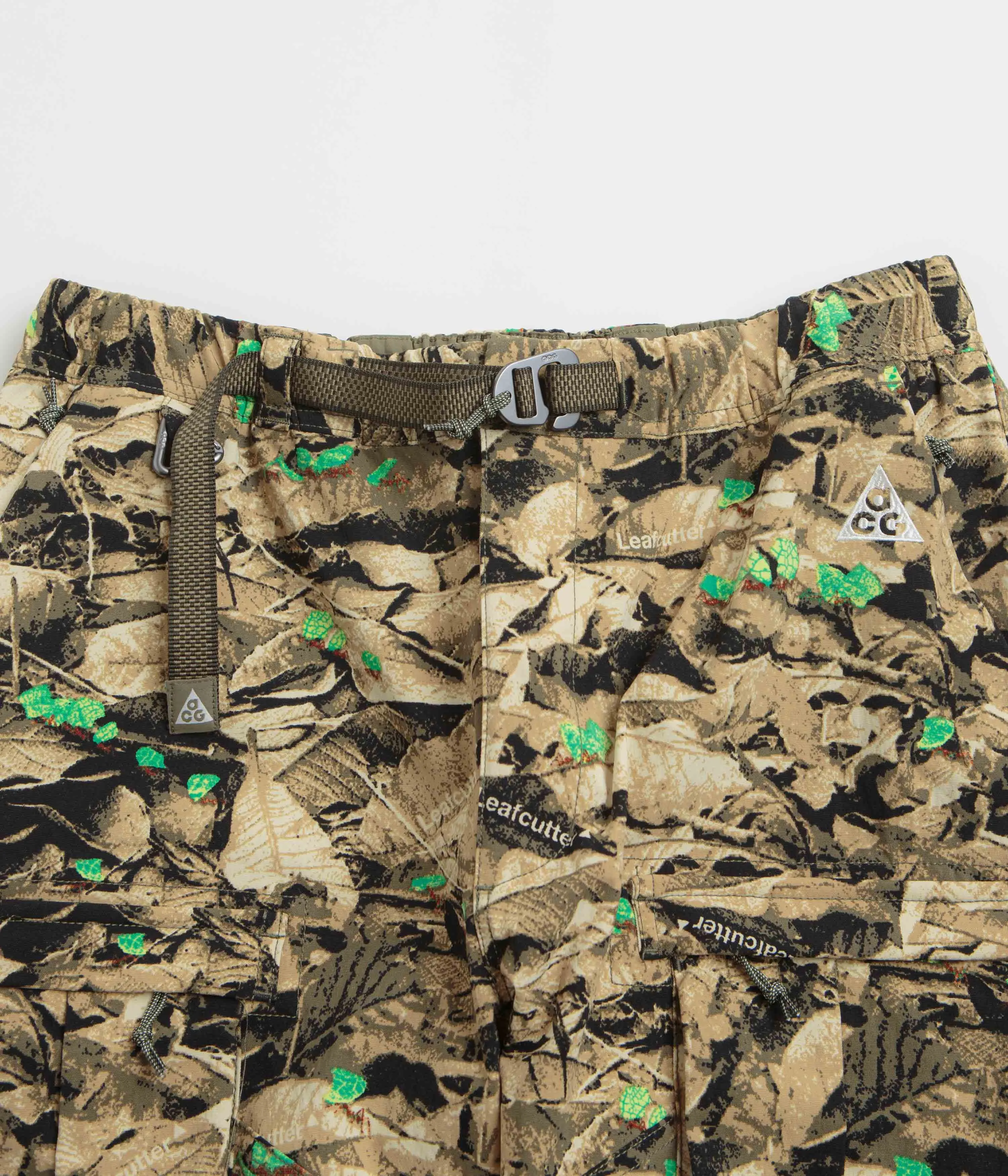 Nike ACG Smith Summit Cargo Pants - Parachute Beige / Sequoia / Summit White Nike ACG Outdoor Clothing