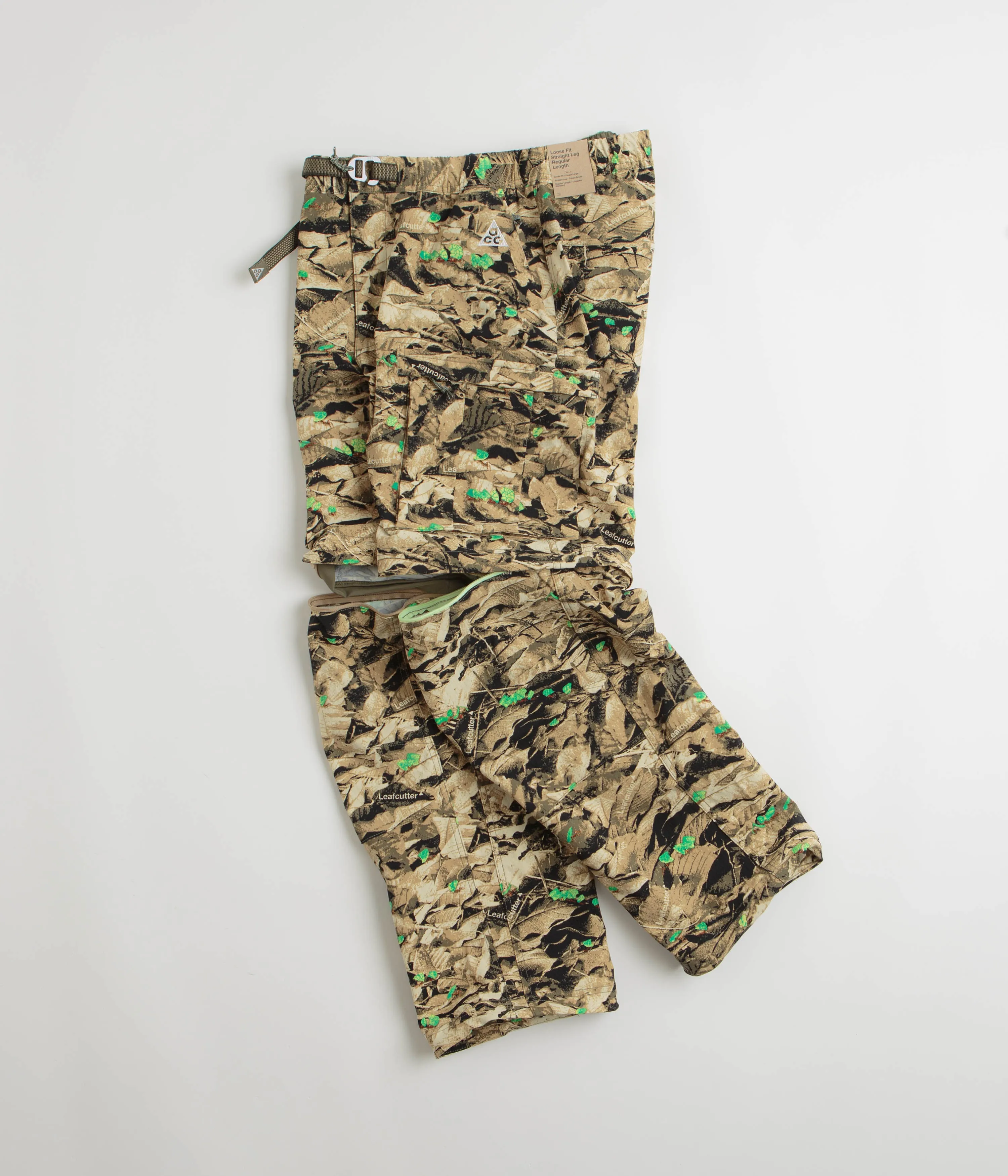 Nike ACG Smith Summit Cargo Pants - Parachute Beige / Sequoia / Summit White Nike ACG Outdoor Clothing