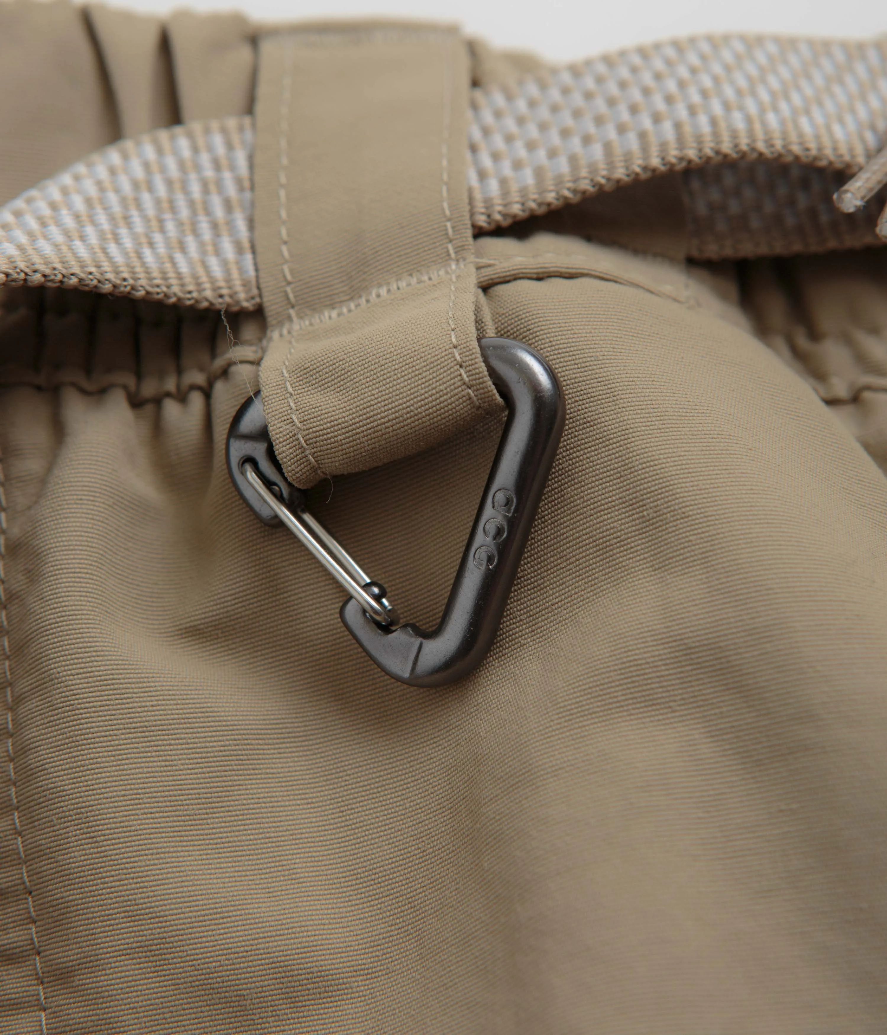 Nike ACG Snowgrass Cargo Shorts - Khaki / Light Iron Ore / Summit White Nike ACG Outdoor Clothing