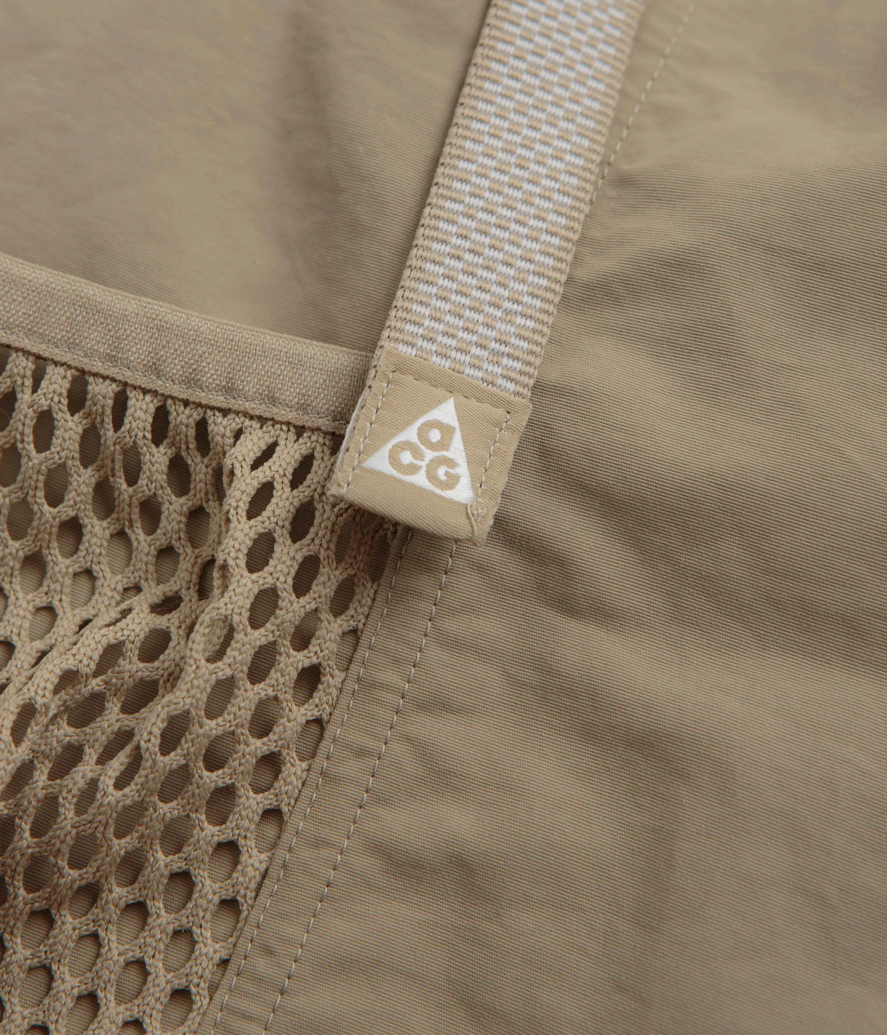 Nike ACG Snowgrass Cargo Shorts - Khaki / Light Iron Ore / Summit White Nike ACG Outdoor Clothing