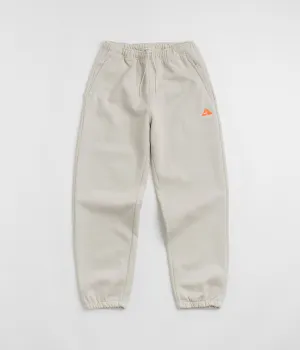 Nike ACG Tuff Fleece Lungs Pants - Light Orewood Brown / Hyper Crimson Nike ACG Outdoor Clothing