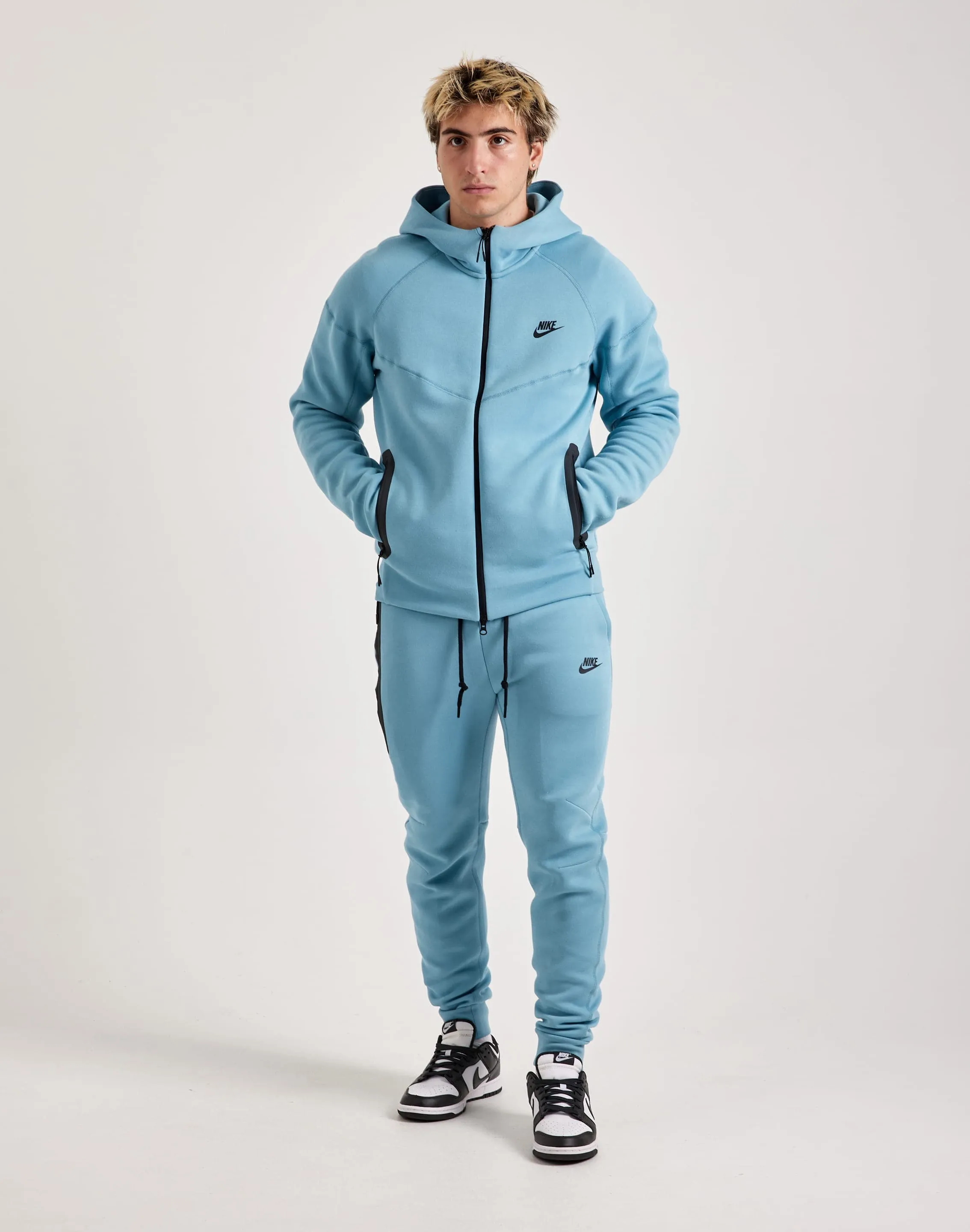 Nike Tech Fleece Slim-Fit Joggers
