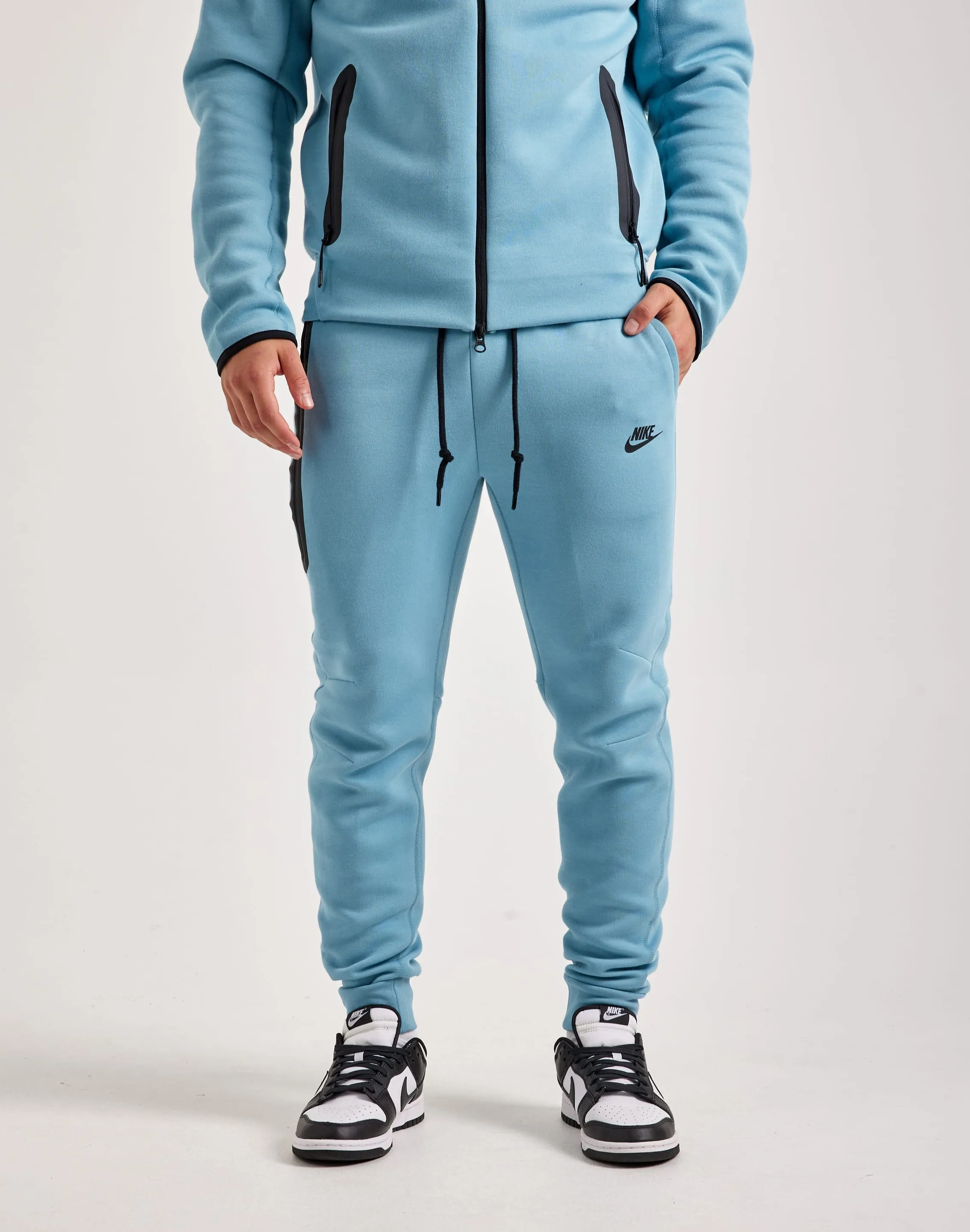 Nike Tech Fleece Slim-Fit Joggers