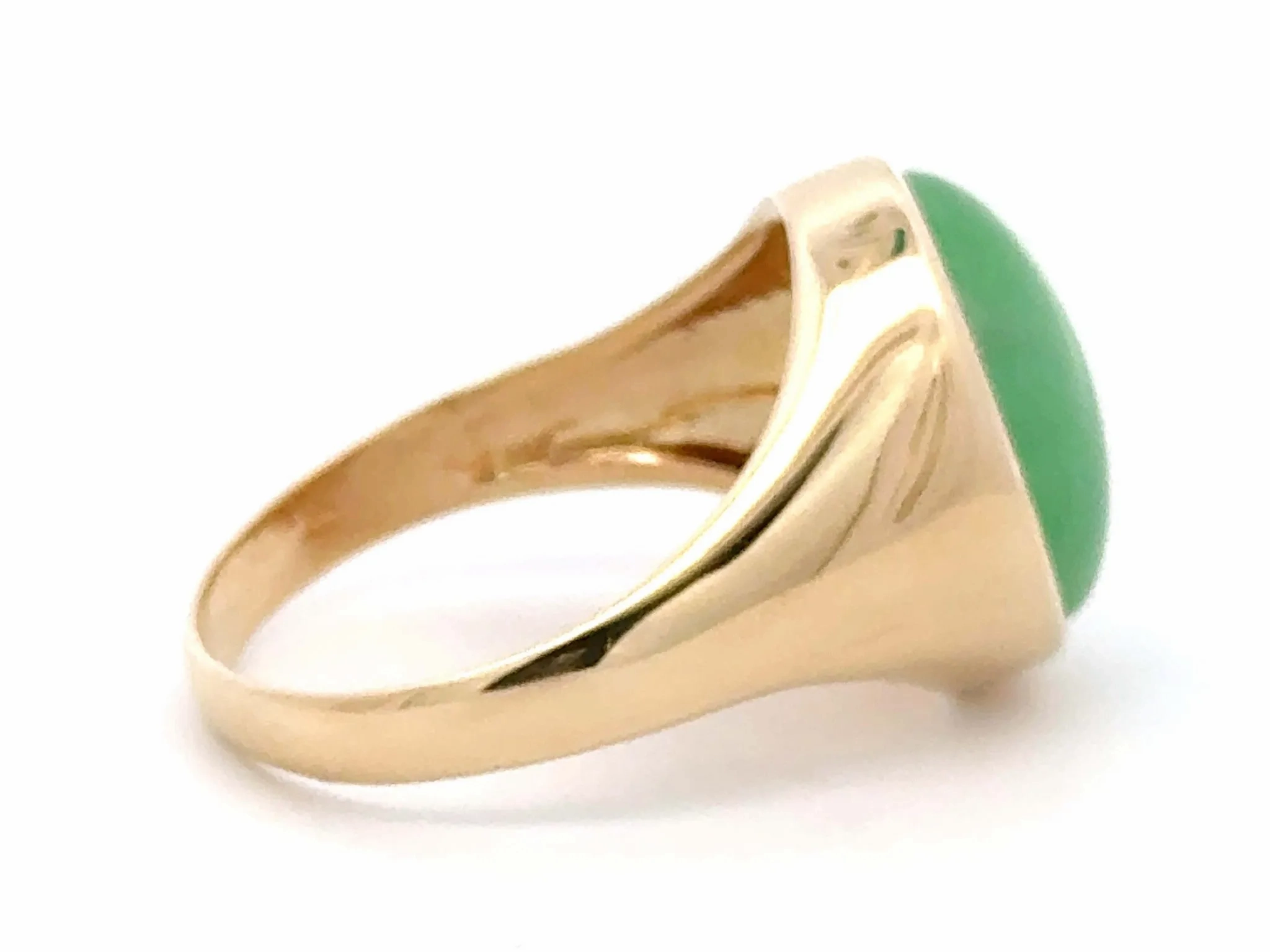 Oval Cabochon Mottled Green Jade Ring 14K Yellow Gold