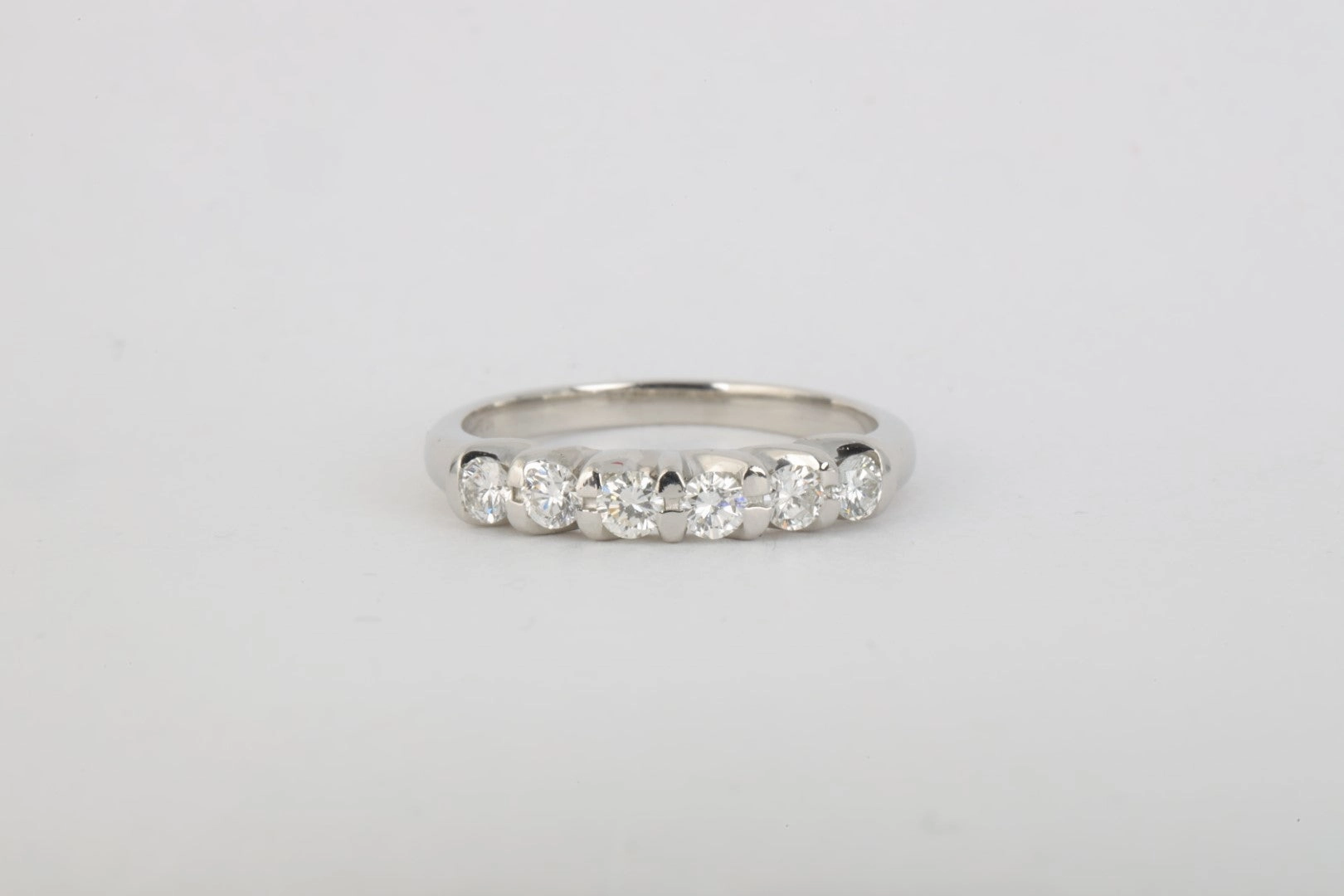 Silver 0.06tcw Diamond Ring Size 6.25 (4.61g.)