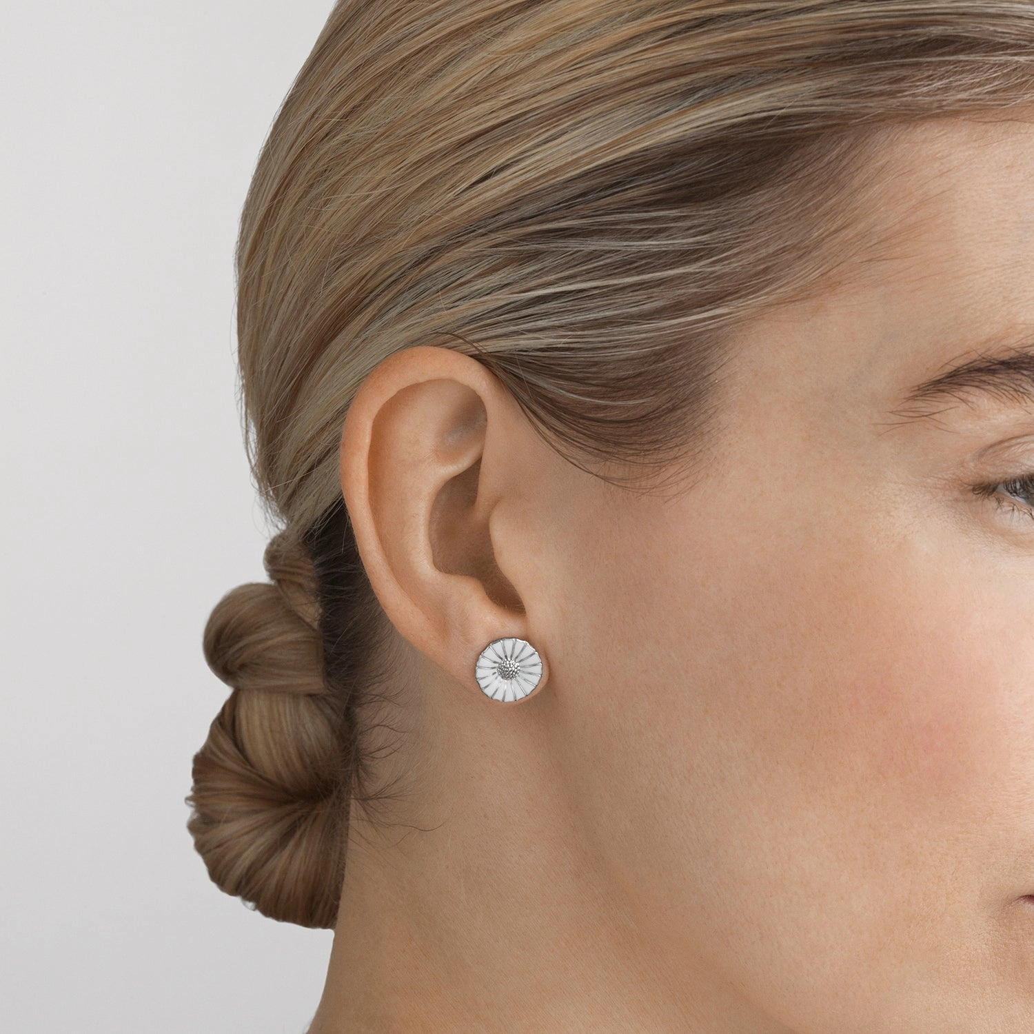Silver Daisy Stud Earrings