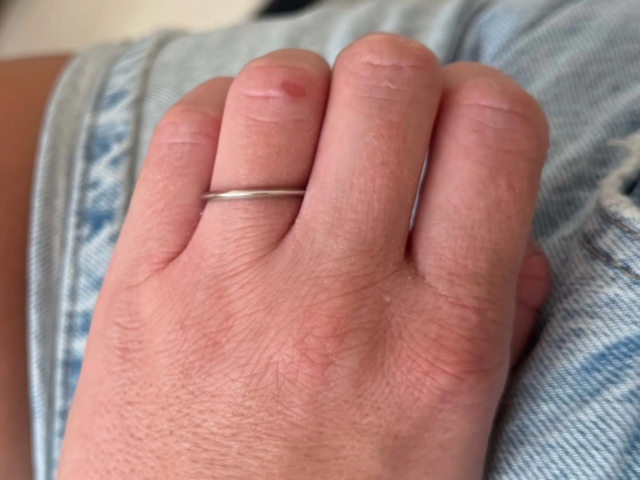 Tiffany &amp; Co. Knife Edge Platinum Wedding Band Ring, 2 mm, size 8