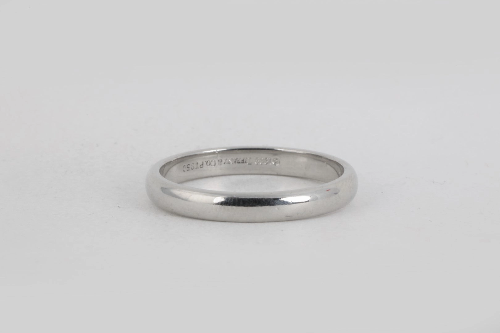Tiffany & Co. 950 Platinum Band Size 9 (5.55g.)
