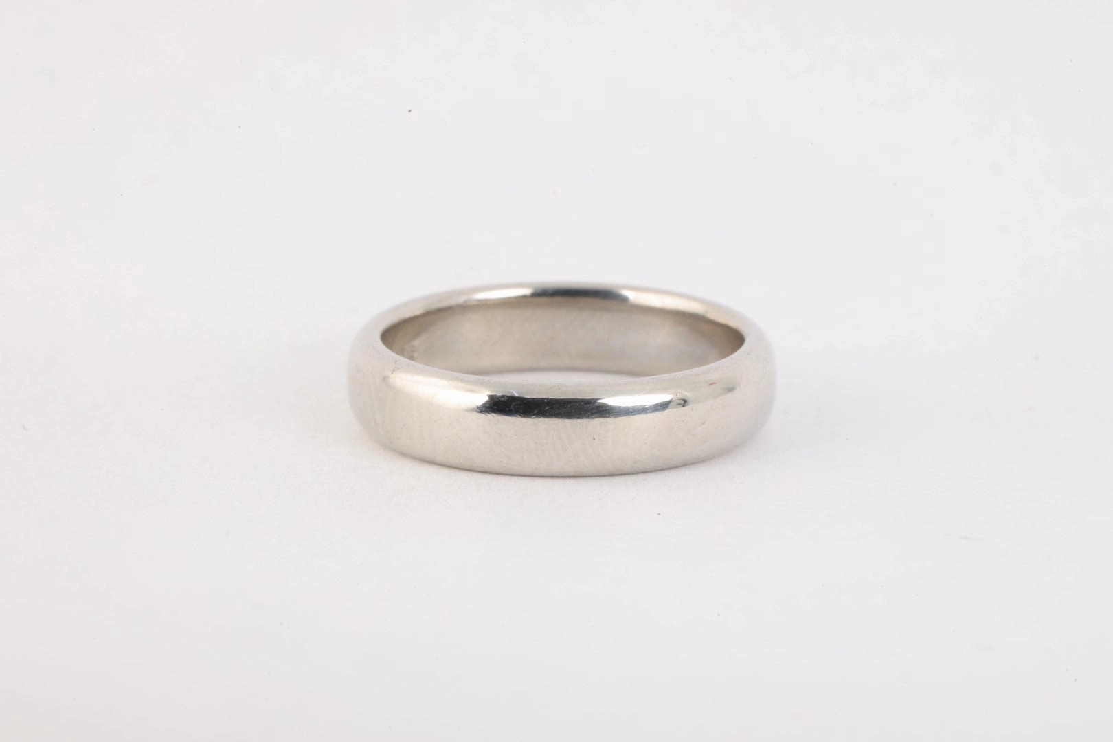 Tiffany & Co. 950 Platinum Forever Ring Band Size 6.75 (8.84g.)