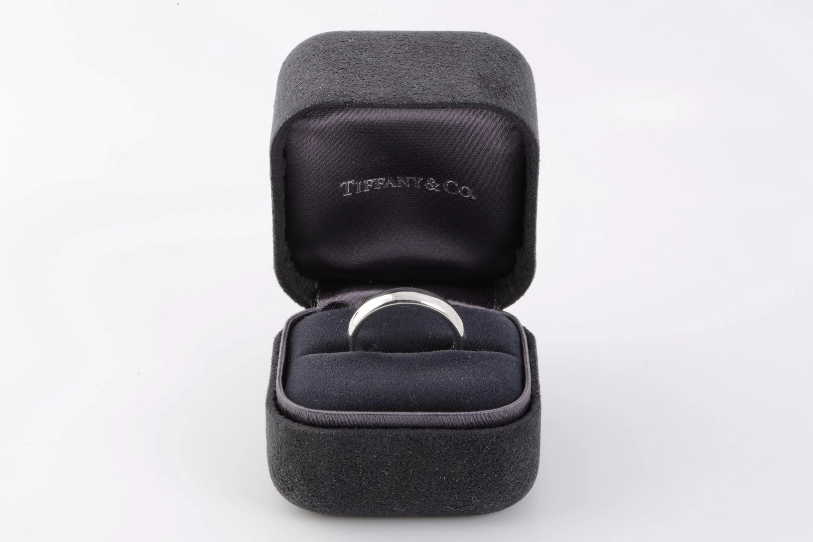 Tiffany & Co. 950 Platinum Tiffany Forever Wedding Band Size 8 (9.07g.)