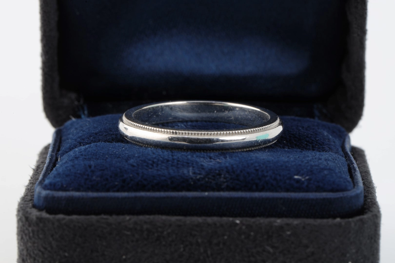 Tiffany & Co. 950 Platinum Tiffany Together Milgrain Band Size 7.5 (5.60g.)