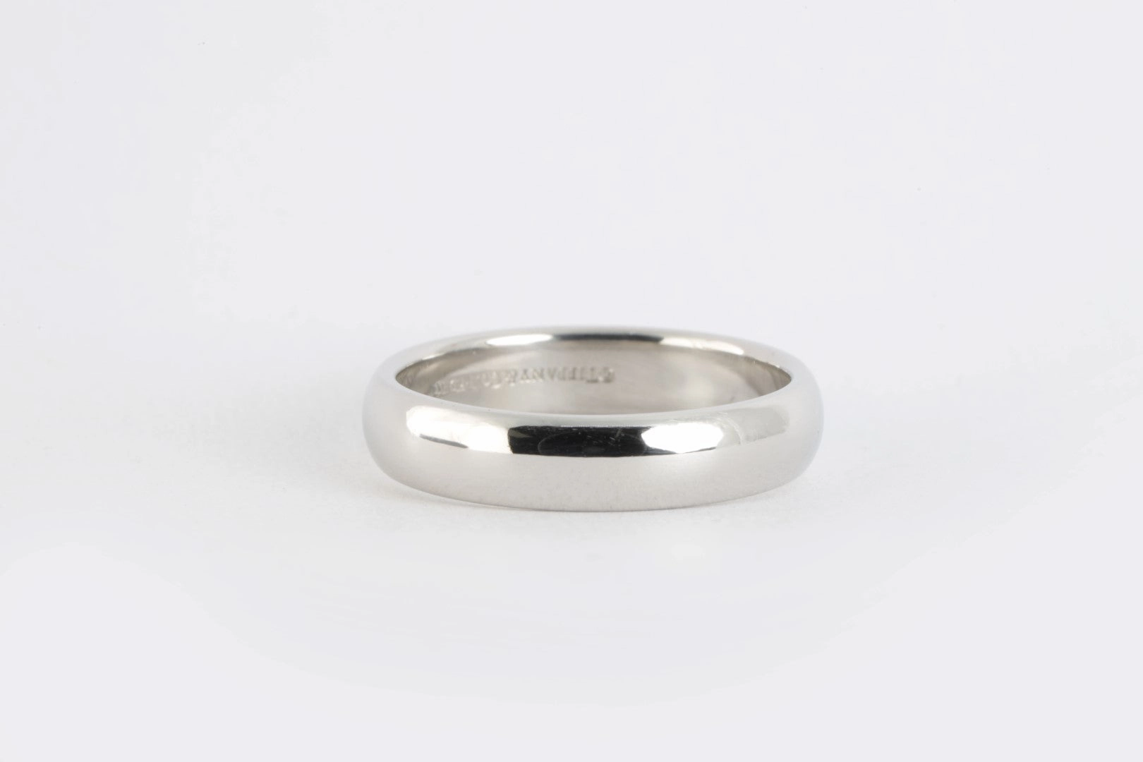 Tiffany & Co. 950 Platinum Wedding Band Size 8.25 (8.65g.)