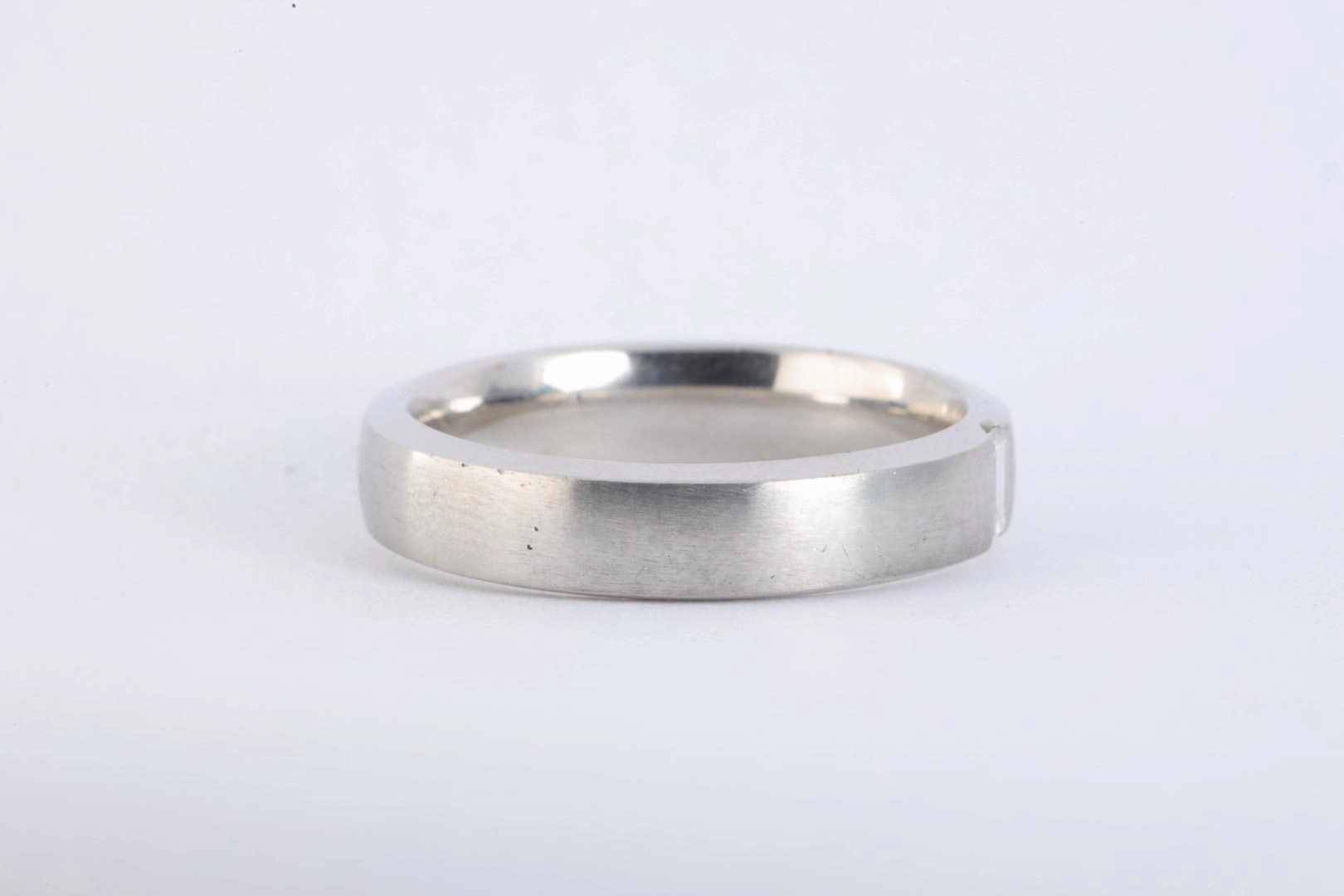 Tiffany & Co. Platinum 950 0.15tcw Diamond Satin Finish Band Size 9.5 (13.54g.)