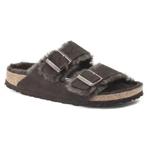 Women's Arizona Shearling Sandals - Narrow In Mocha Suede